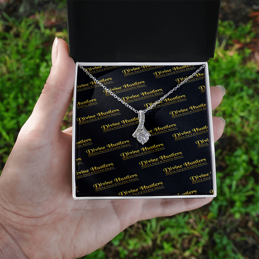 DH Alluring Beauty Necklace (Yellow & White Gold Variants)